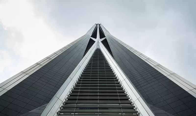 辦公樓旋轉門