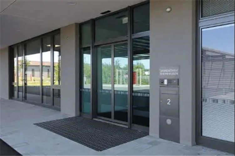 蓋澤自動門和門禁系統為學校組建無接觸安全通道