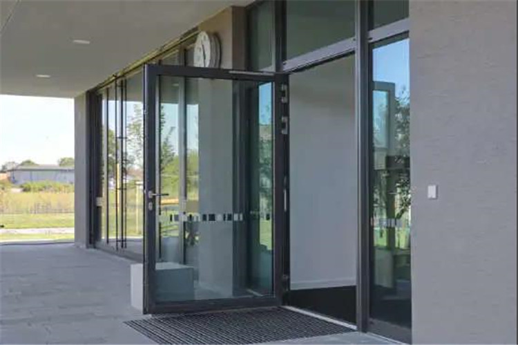 蓋澤自動門和門禁系統為學校組建無接觸安全通道