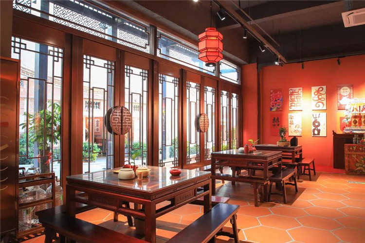 碧瓦朱甍，醉美閩南印象，來旺良品堂文化館銅門！