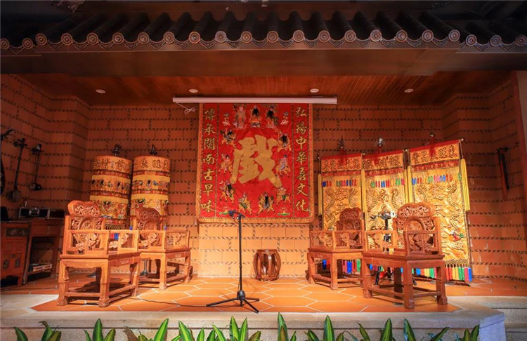 碧瓦朱甍，醉美閩南印象，來旺良品堂文化館銅門！
