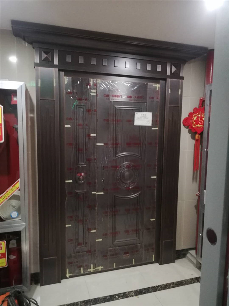 西安群賢道九號子母銅門