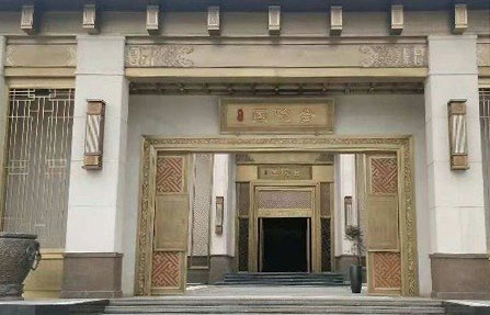 售樓處銅門,展示的是房地產開發商的形象