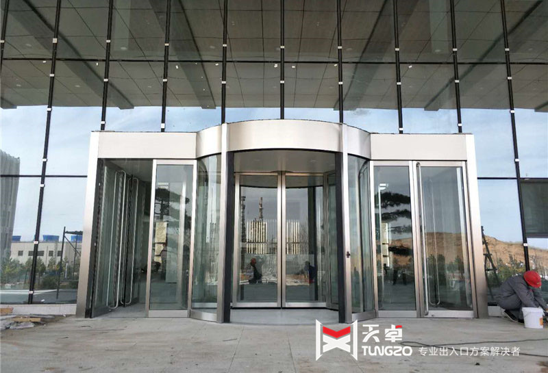 陜西精益化工兩翼旋轉門