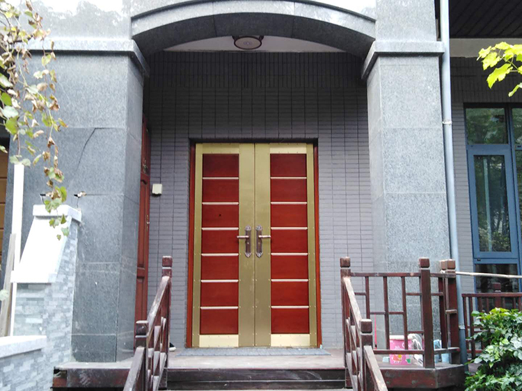 西安曲江華僑城108坊別墅入戶銅門，金碧輝煌純銅門