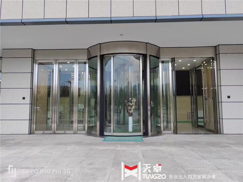 機(jī)場(chǎng)南航3