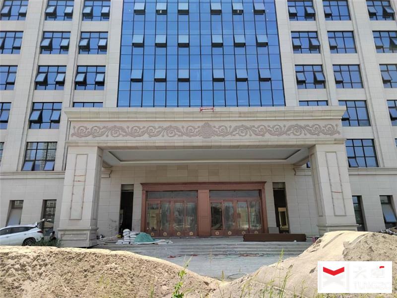 陜西科隆新材企業(yè)辦公樓銅門、自動門